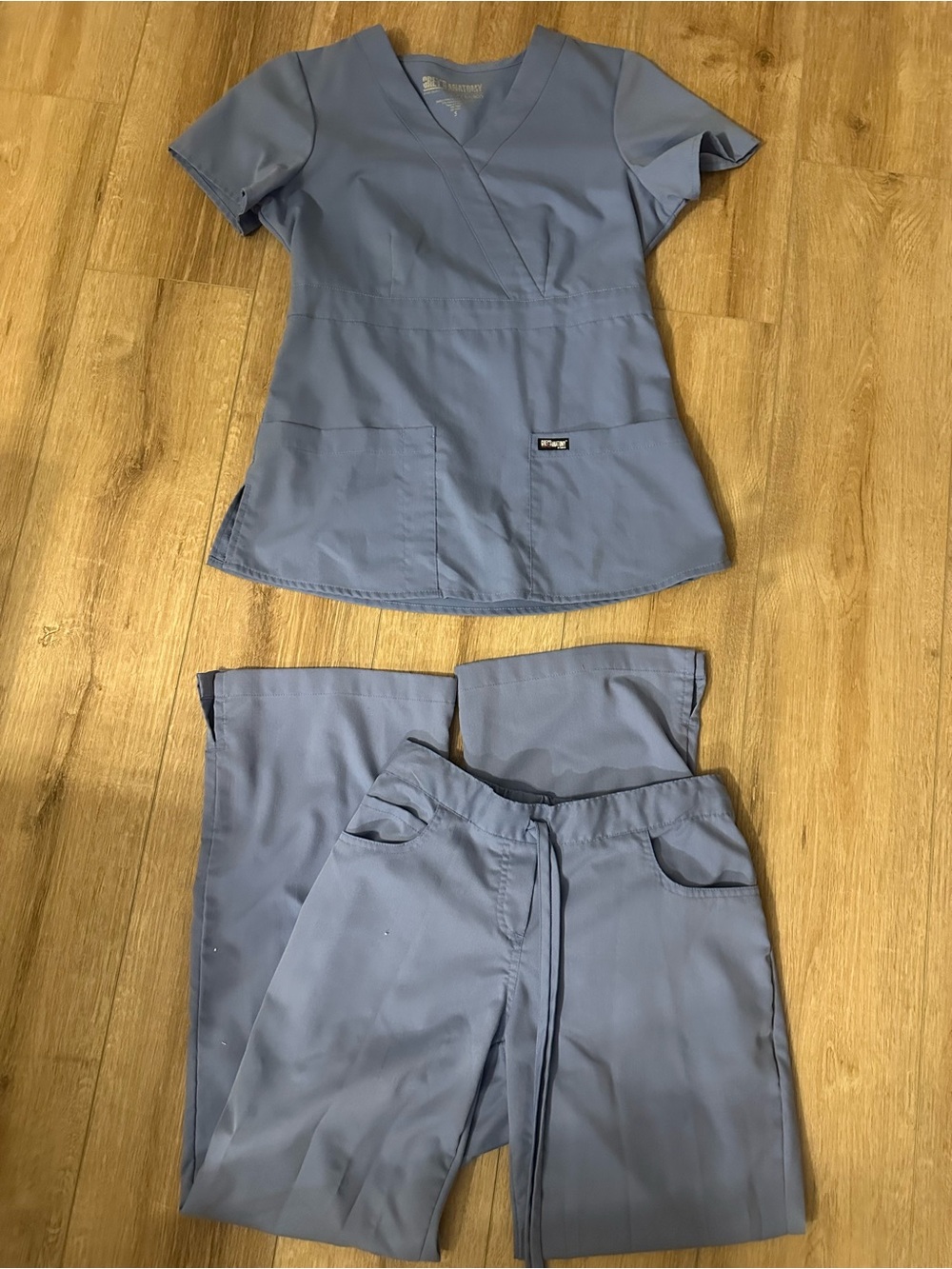 Grey's Anatomy Light Blue Women’s Straight Leg Scrub Set SMALL/ SMALL PETITE